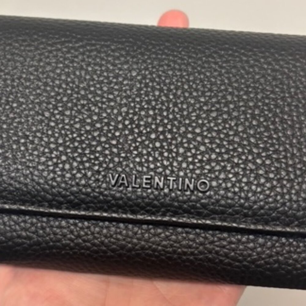 Wallet On a Chain Purse - Picture 5 of 7
